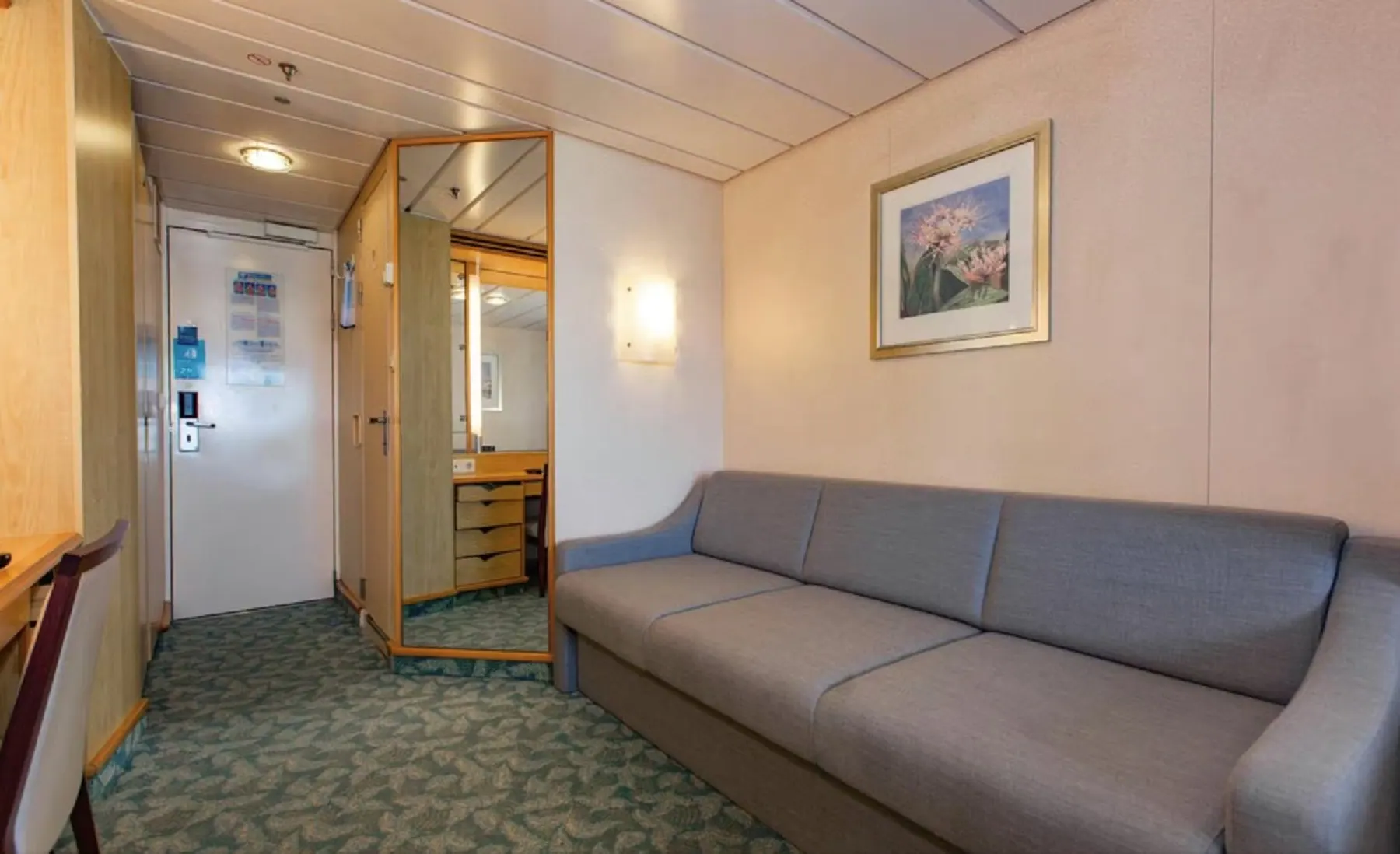 Balcony Cabin sitting area, photo 5 of 11