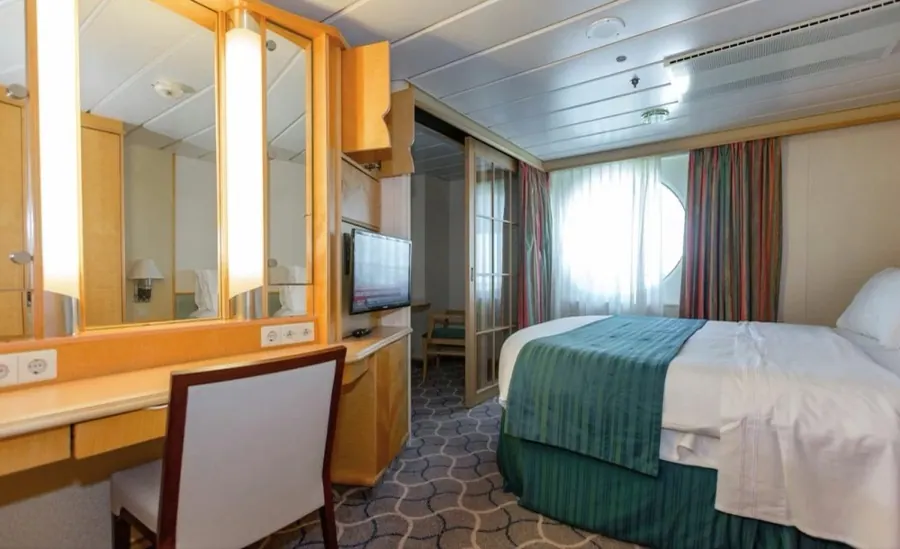 Grand Suite bedroom, photo 9 of 13
