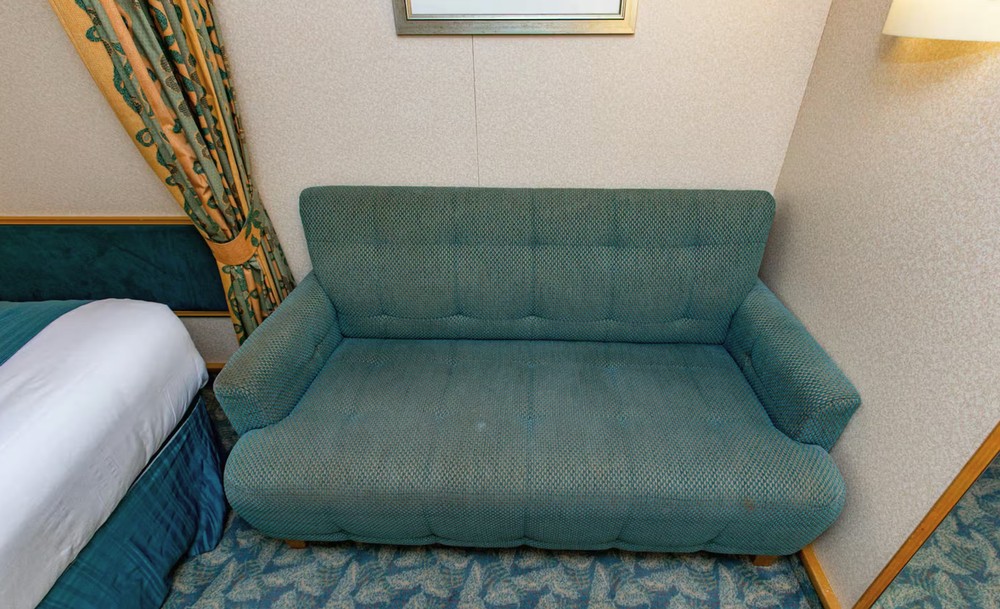 Interior Cabin 4