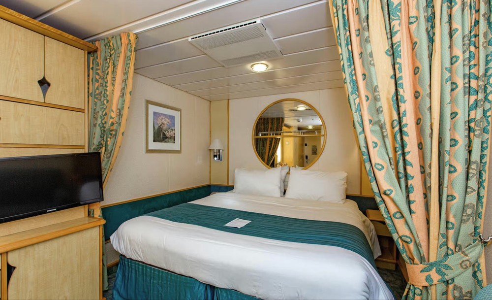 Interior Cabin 5