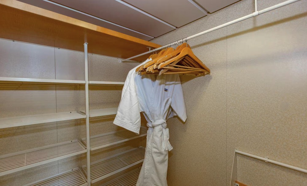 jr.suite 9